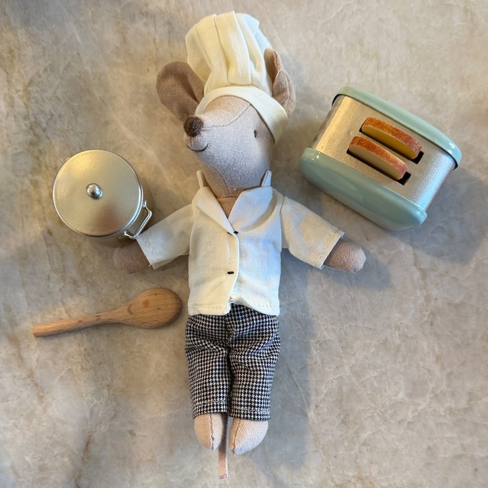 Maileg Chef mouse w. soup pot and spoon &  Miniature Toaster and Bread (Mint)